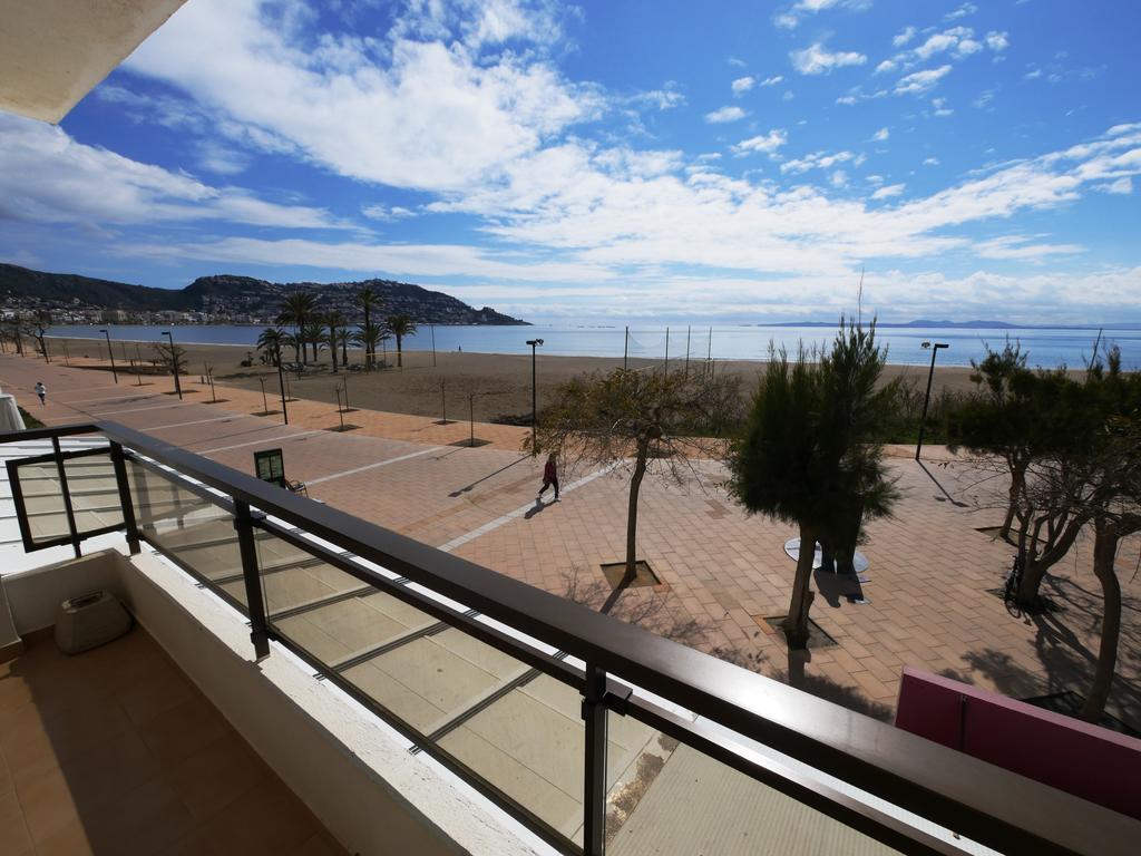 Inmosantos Oasis A1 Apartment โรเซส ภายนอก รูปภาพ
